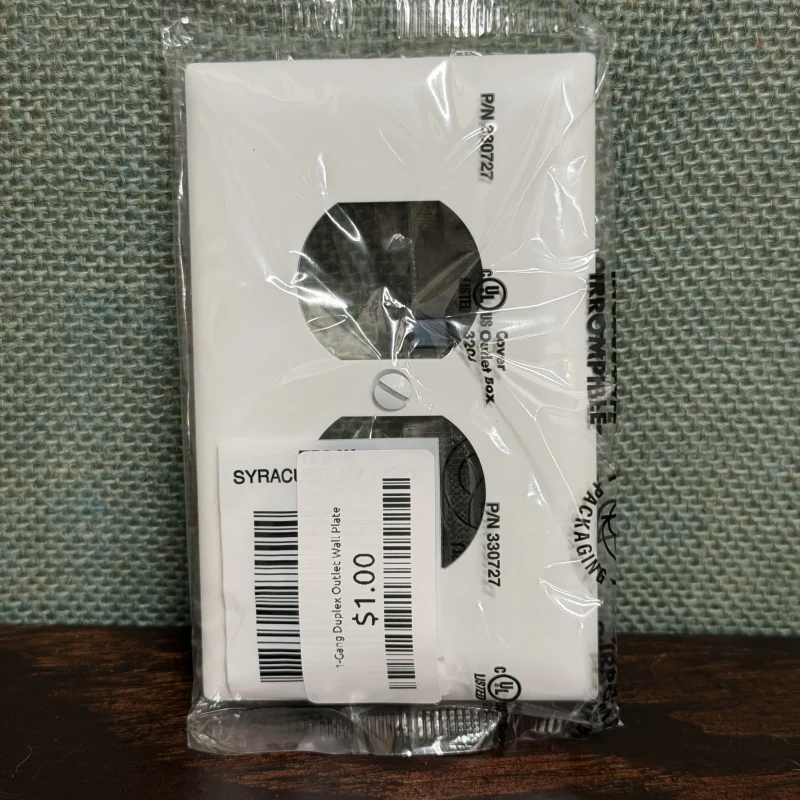 1-Gang Duplex Outlet Wall Plate