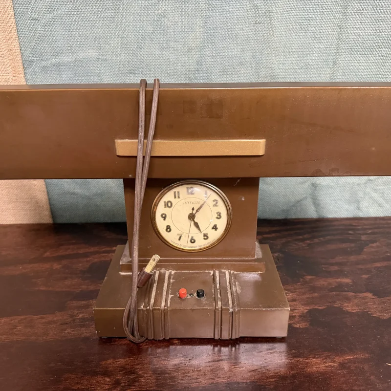 Clock with Light Lite Master (clock broken) - Ph